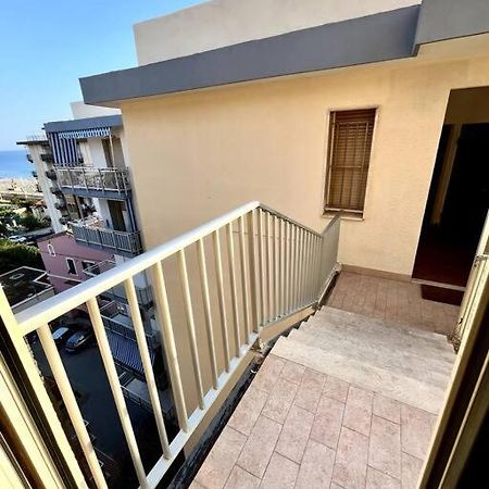 Casa Solymar Apartment Vallecrosia Bagian luar foto